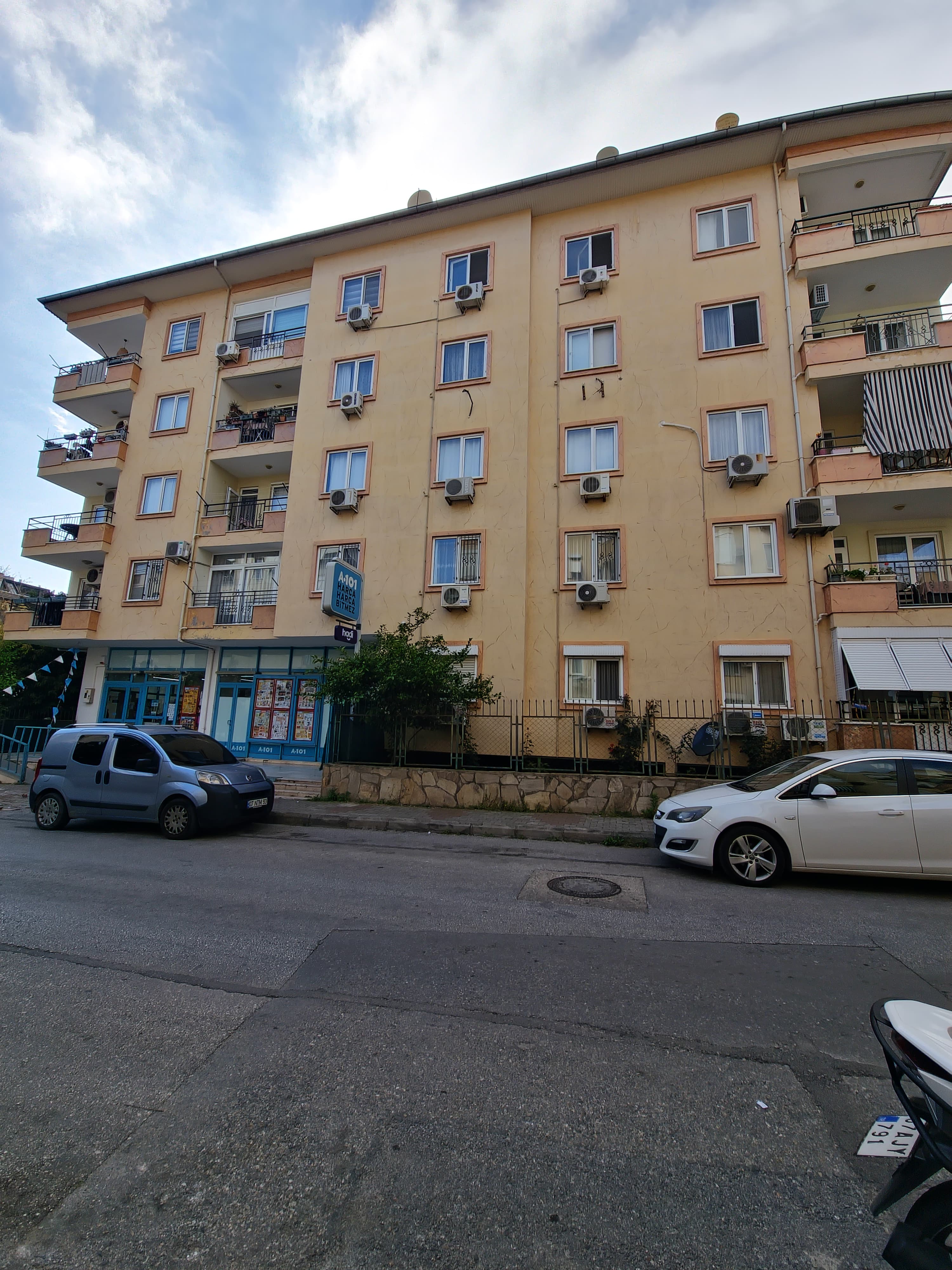 Spacious & Sun-Drenched 2+1 Apartment in the Heart of Alanya | 500m to the Beach!